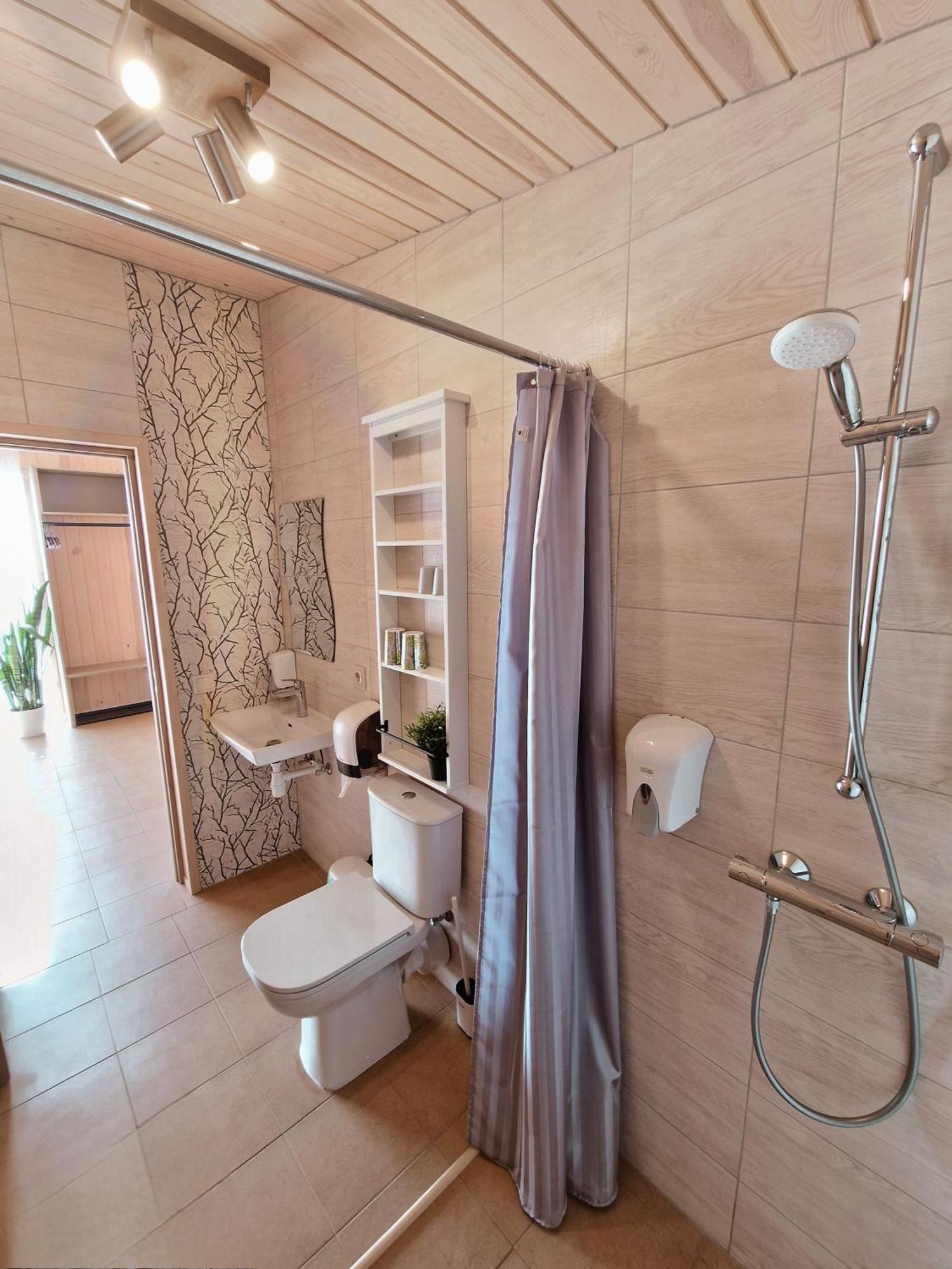 Sila terases Aparthotel Madona Ruang foto